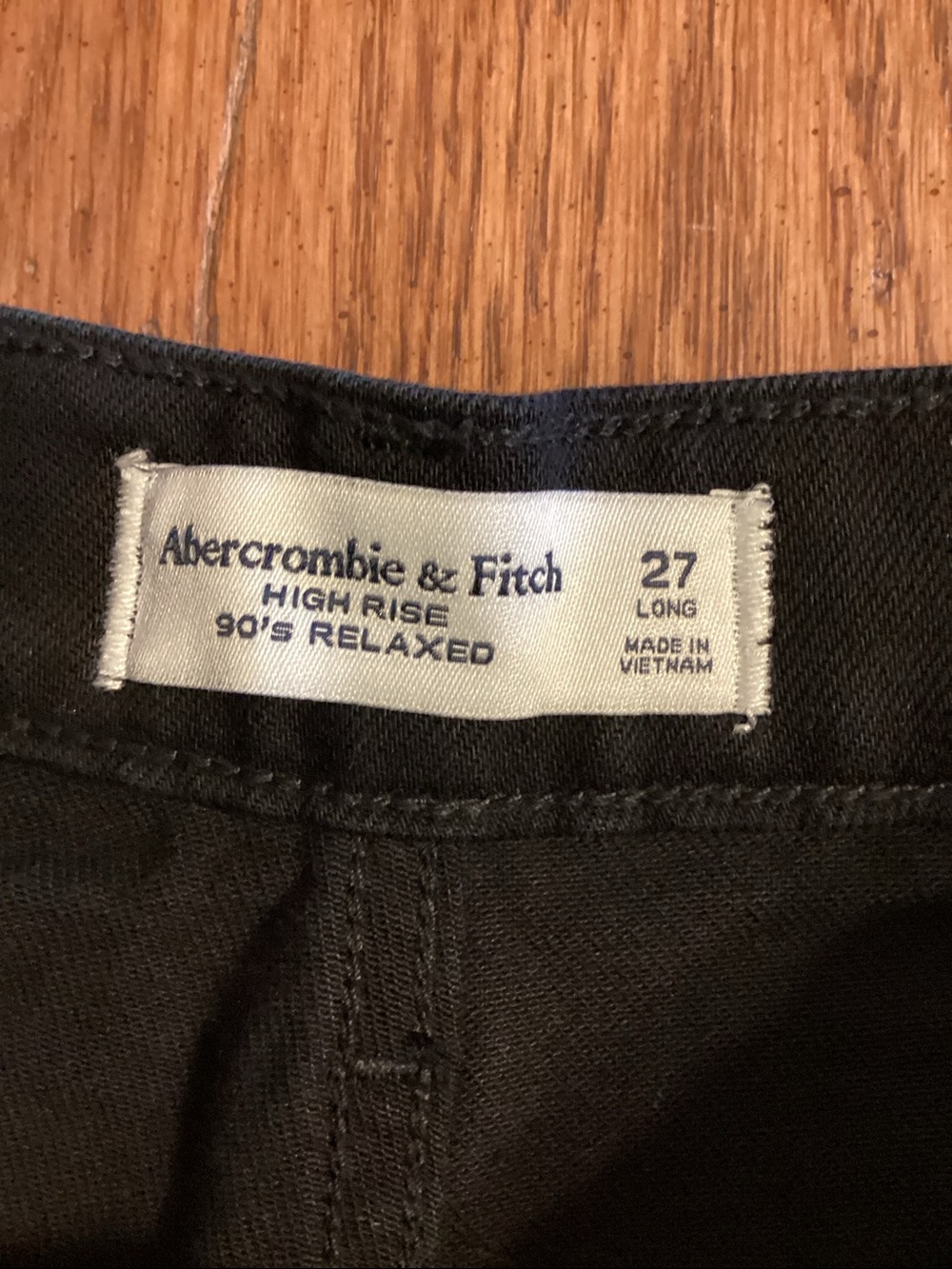 Abercrombie & Fitch black High Rise 90s Relaxed Jeans. Women’s size 27 long - Picture 5 of 14